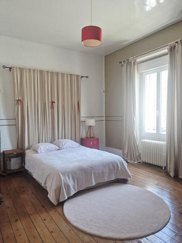 Maison - 219 m² - 8 pièces