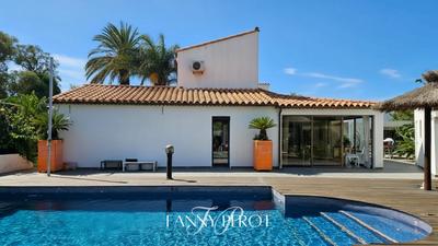 Maison - 205 m² - 6 pièces