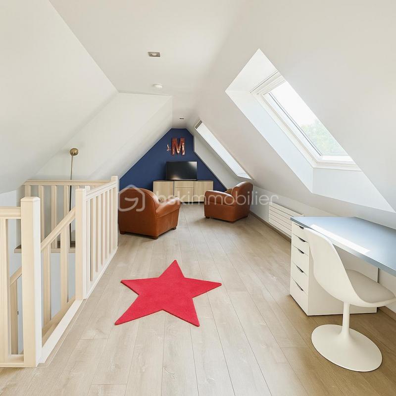 Maison - 185 m² - 7 pièces