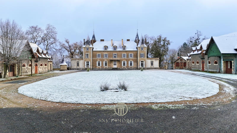 Château - 947 m² - 28 pièces