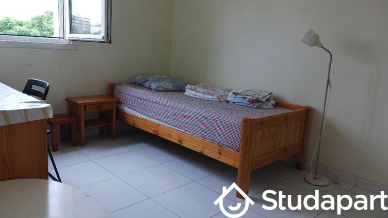 Chambre - 11 m² - 1 pièce