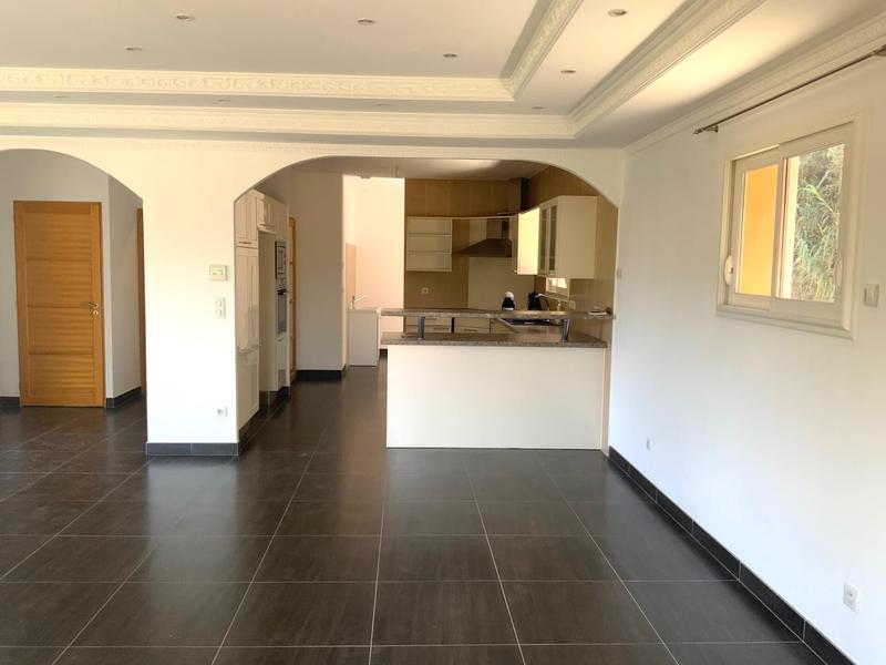 Maison - 161 m² - 6 pièces