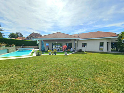 Maison - 214 m² - 7 pièces