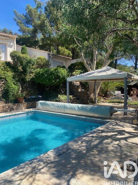 Maison - 200 m² - 7 pièces