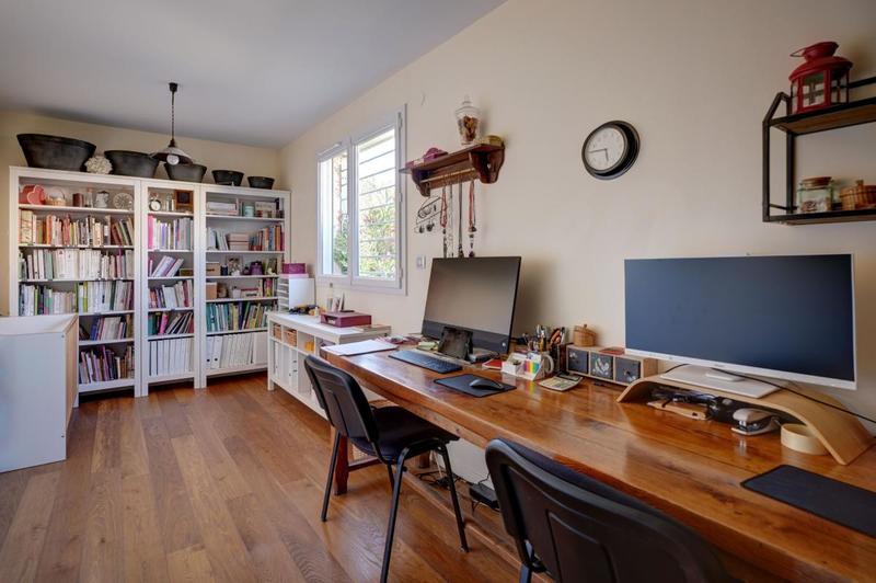 Maison - 240 m² - 8 pièces