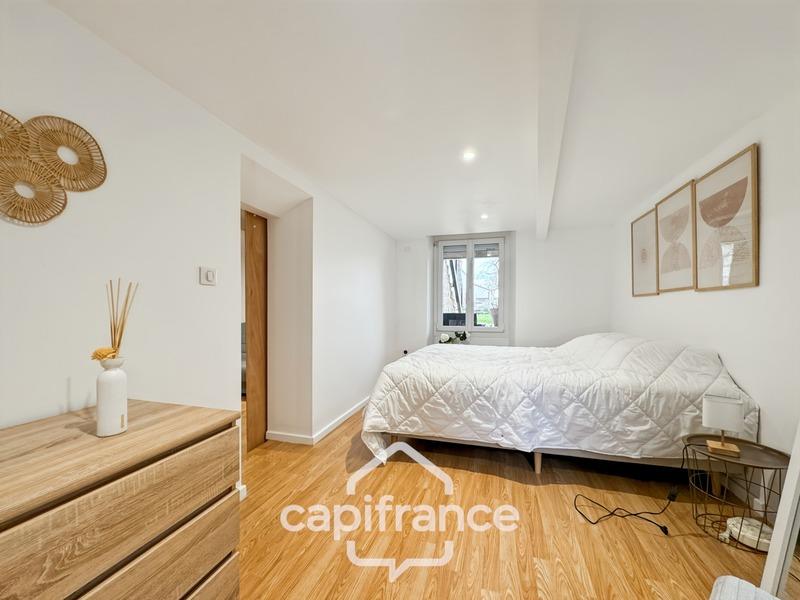 Maison - 299 m² - 11 pièces