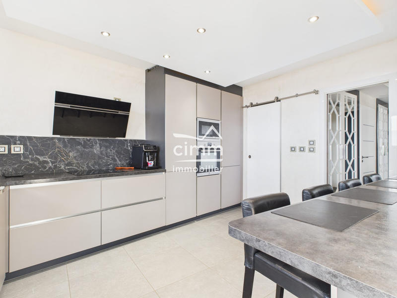 Maison contemporaine - 141 m² - 6 pièces