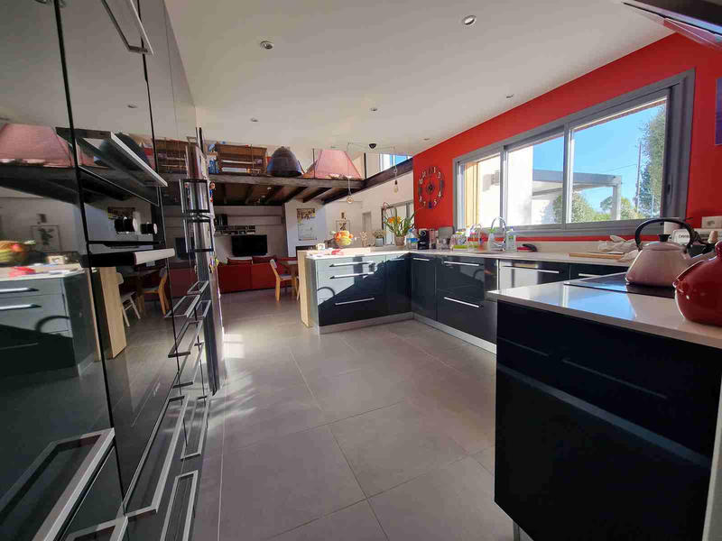 Maison - 186 m² - 6 pièces