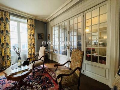 Maison - 385 m² - 14 pièces