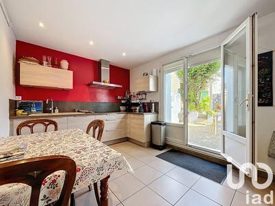 Maison - 93 m² - 5 pièces