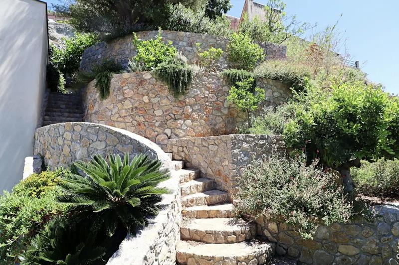 Villa - 300 m² - 9 pièces