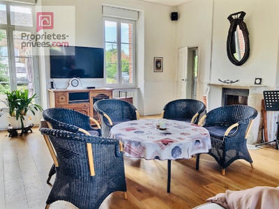 Demeure - 400 m² - 14 pièces