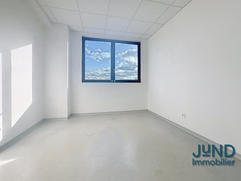 Local d'activités - 123 m²