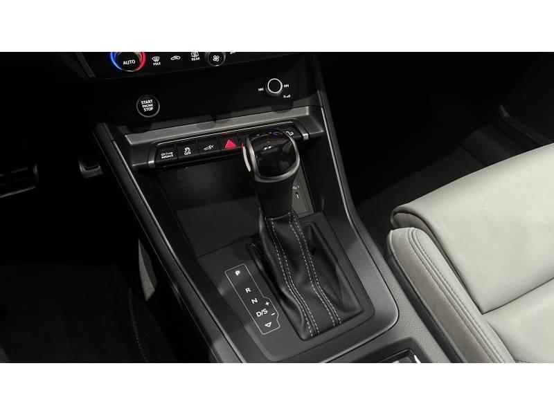 Audi Q3 45 TFSIe 245 ch s tronic 6 s line