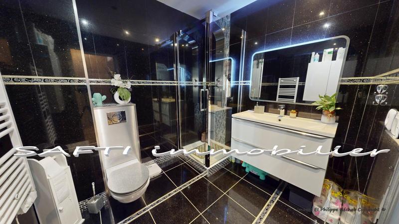 Maison - 164 m² - 8 pièces