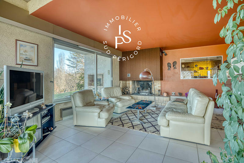 Maison - 203 m² - 6 pièces