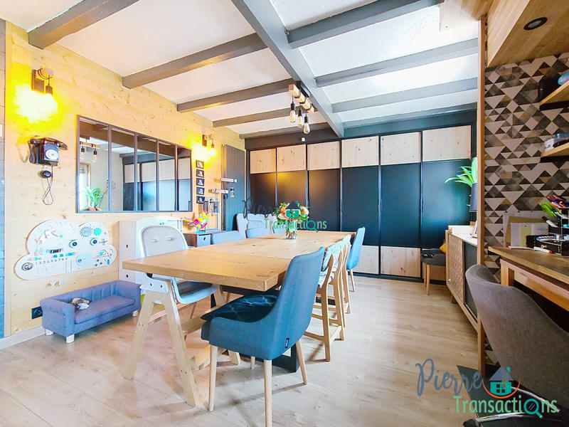 Maison - 112 m² - 7 pièces