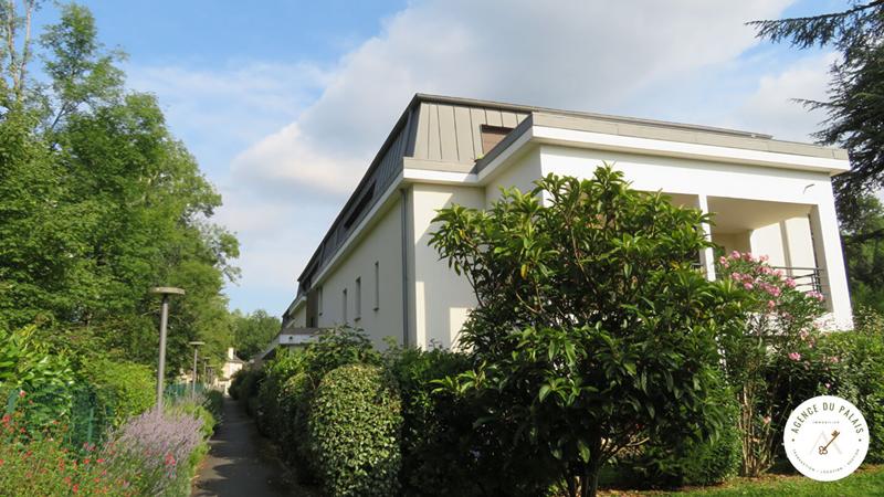 Appartement - 90 m² - 3 pièces