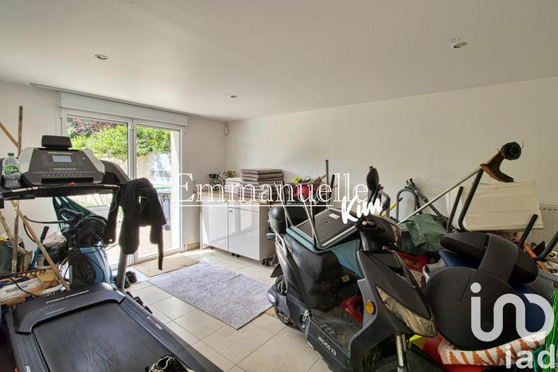 Maison - 270 m² - 8 pièces