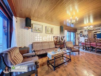 Maison - 220 m² - 7 pièces