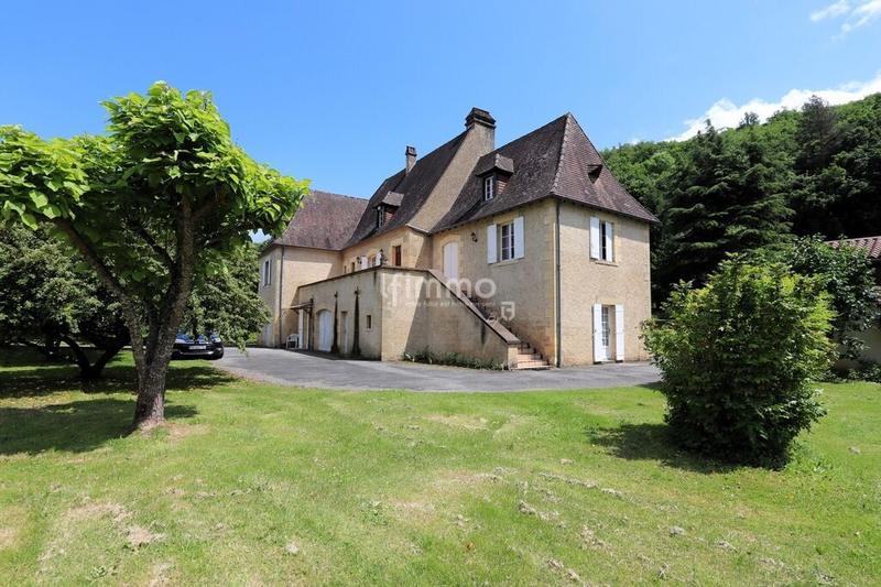 Demeure - 185 m² - 10 pièces