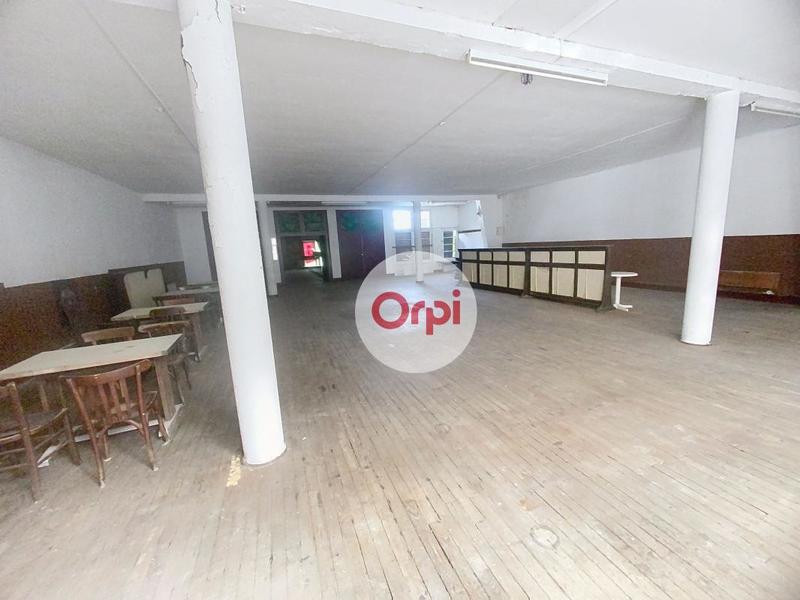 Maison - 557 m² - 9 pièces