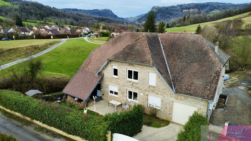 Maison - 476 m² - 10 pièces
