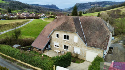 Maison - 476 m² - 10 pièces