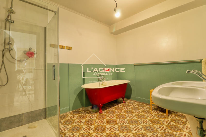 Maison - 215 m² - 7 pièces