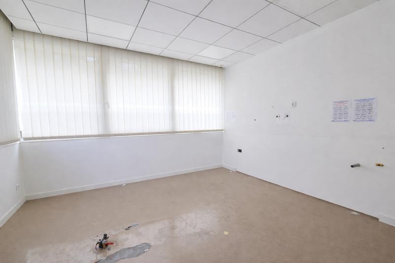 Local commercial - 548 m² - 20 pièces