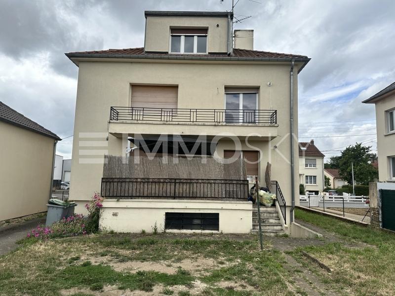 Immeuble - 210 m² - 12 pièces