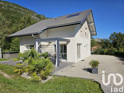 Maison - 98 m² - 4 pièces