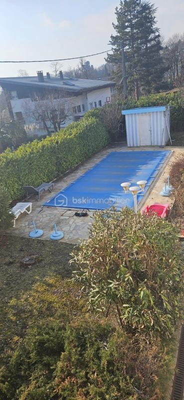 Maison - 230 m² - 10 pièces