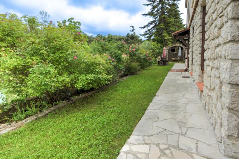 Appartement - 99 m² - 4 pièces