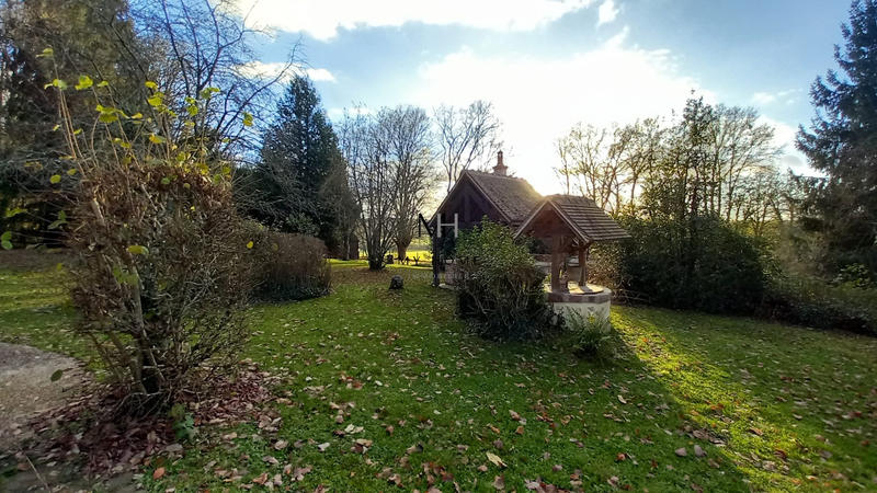 Maison - 360 m² - 8 pièces