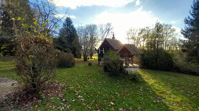 Maison - 360 m² - 8 pièces