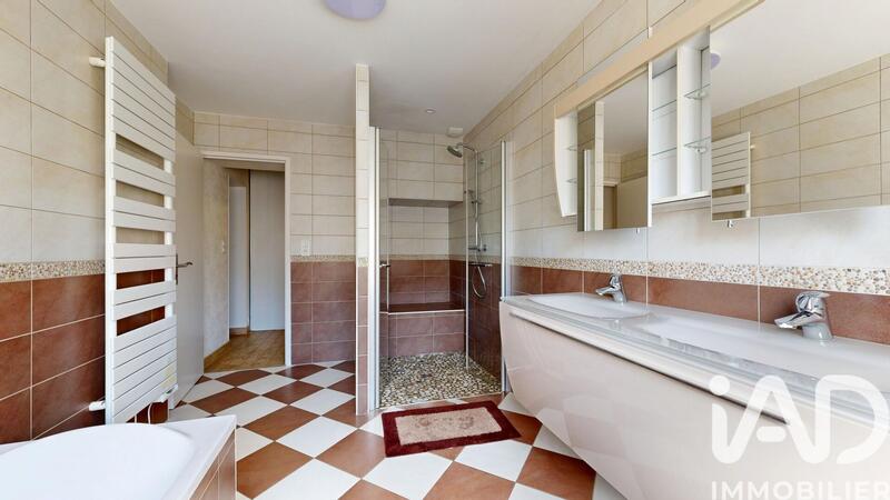 Maison - 134 m² - 7 pièces