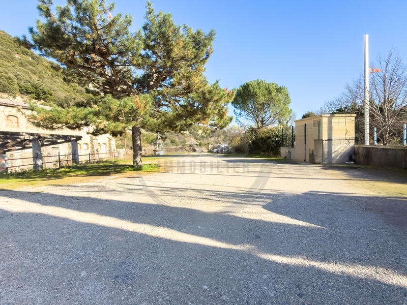 Local commercial - 294 m²