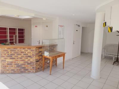 Château - 1 327 m² - 50 pièces