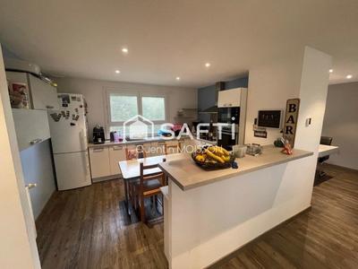 Maison - 216 m² - 6 pièces