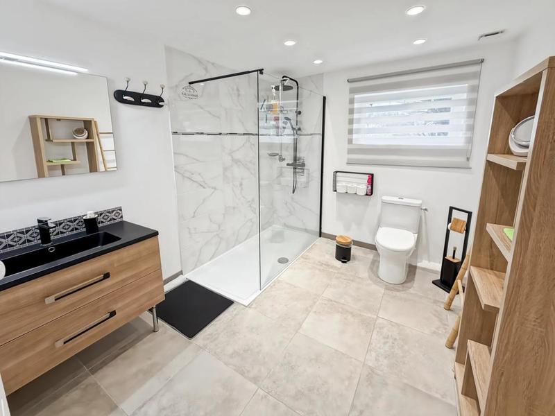 Maison - 240 m² - 8 pièces