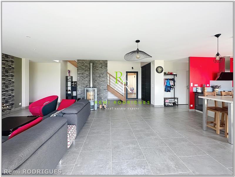 Maison - 196 m² - 7 pièces