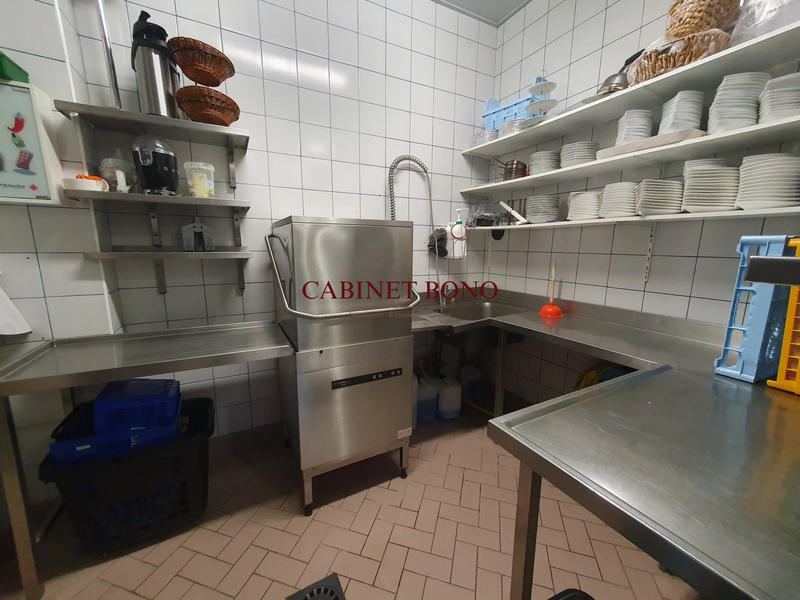 Fonds de commerce - 900 m²