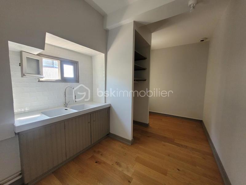 Demeure - 202 m² - 8 pièces