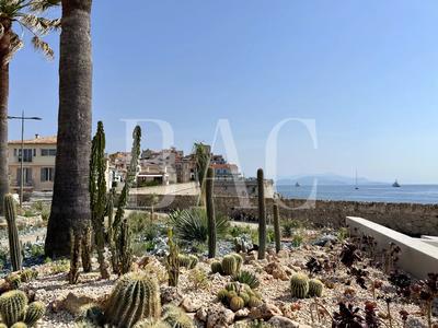 Villa - 300 m² - 10 pièces