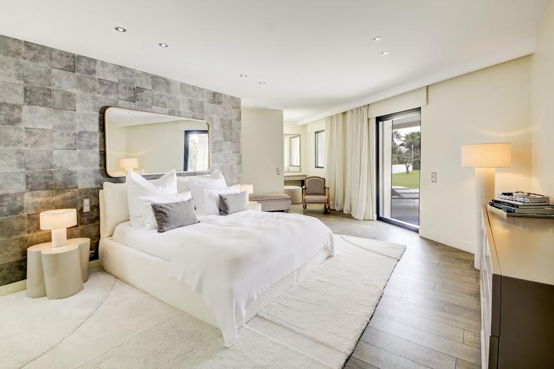 Villa - 281 m² - 8 pièces