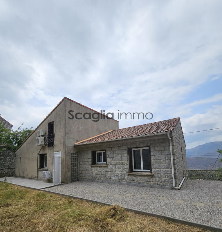 Maison de village - 104 m² - 4 pièces