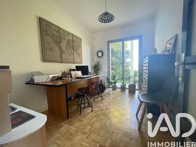 Maison - 290 m² - 8 pièces