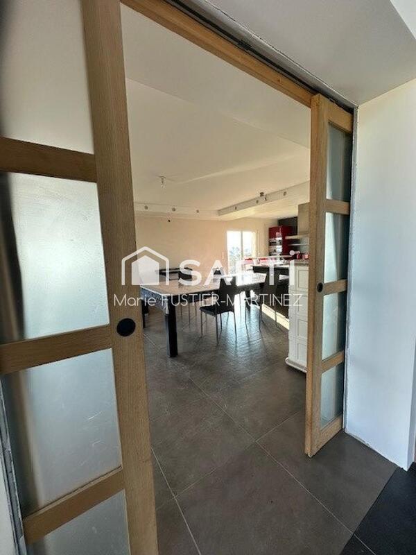 Maison - 205 m² - 5 pièces