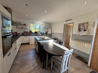 Maison - 140 m² - 6 pièces